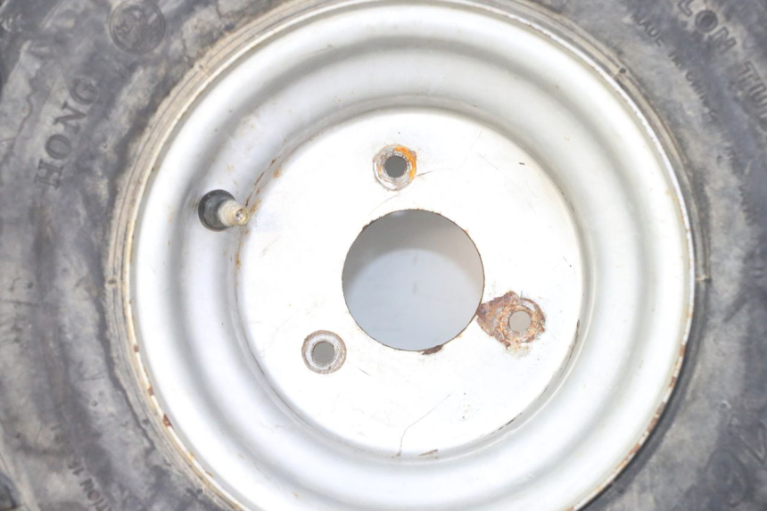 photo de OBRĘCZ TYLNA I OPONA SPEEDY DELUXE 125 - Zbliżenie komponentów