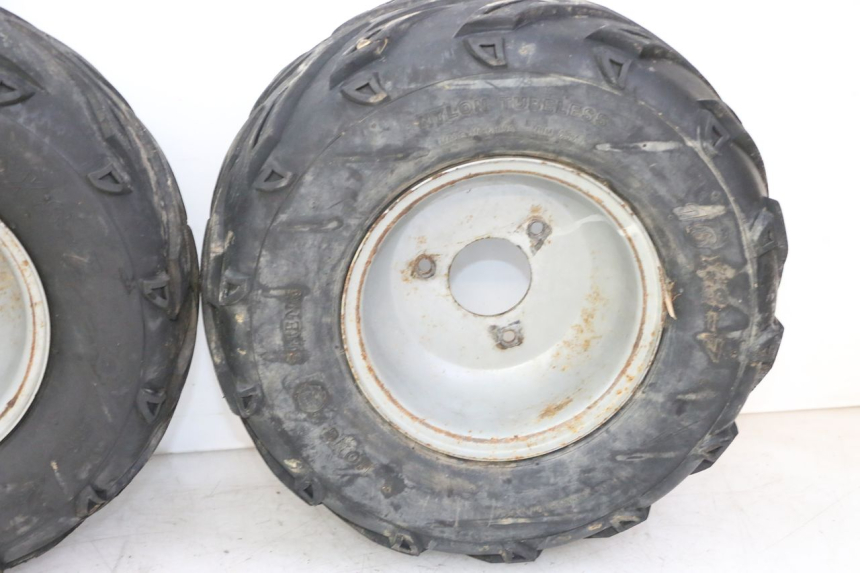 photo de OBRĘCZ TYLNA I OPONA SPEEDY DELUXE 125 - Inny kąt widzenia