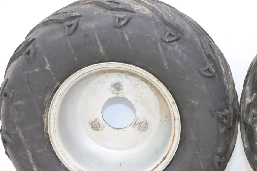 photo de OBRĘCZ TYLNA I OPONA SPEEDY DELUXE 125 - Zbliżenie techniczne