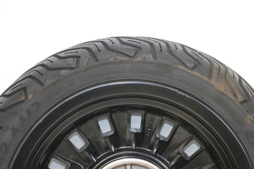 photo de OBRĘCZ TYLNA I OPONA PEUGEOT DJANGO 4T 50 (2014 - 2019) - Zbliżenie komponentów