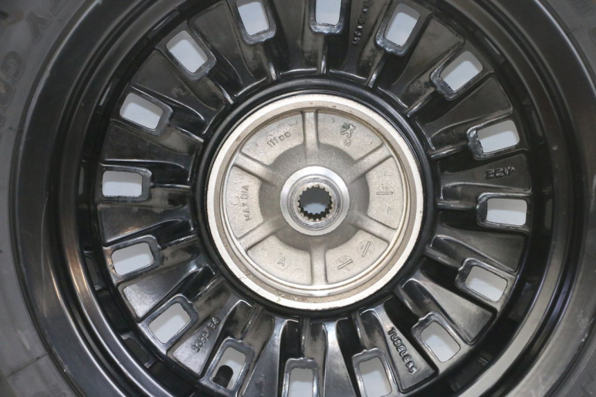 photo de OBRĘCZ TYLNA I OPONA PEUGEOT DJANGO 4T 50 (2014 - 2019) - Widok z bliska