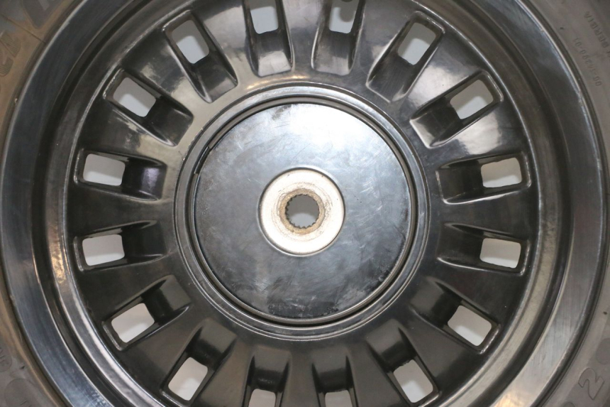 photo de OBRĘCZ TYLNA I OPONA PEUGEOT DJANGO 4T 50 (2014 - 2019) - Struktura - zbliżenie