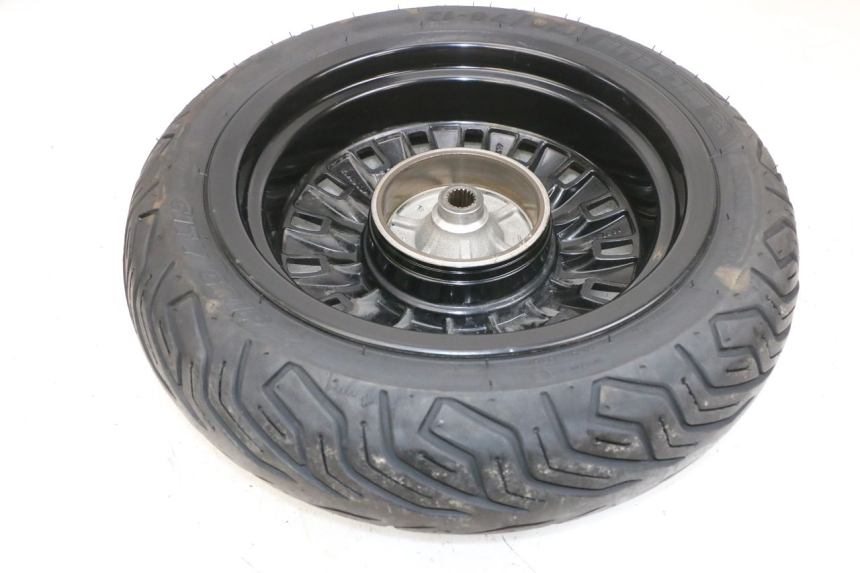 photo de OBRĘCZ TYLNA I OPONA PEUGEOT DJANGO 4T 50 (2014 - 2019) - Zbliżenie techniczne