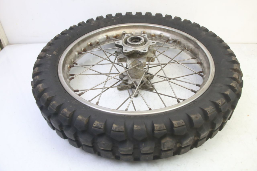 photo de OBRĘCZ TYLNA I OPONA APRILIA ETX 125 (1998 - 2002) - Punkty mocowania