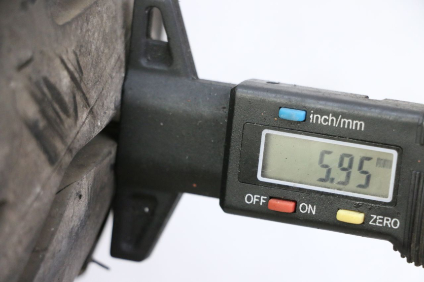 photo de OBRĘCZ TYLNA I OPONA YAMAHA FJ 36Y 1100 (1984 - 1985) - Zoom stanu zużycia