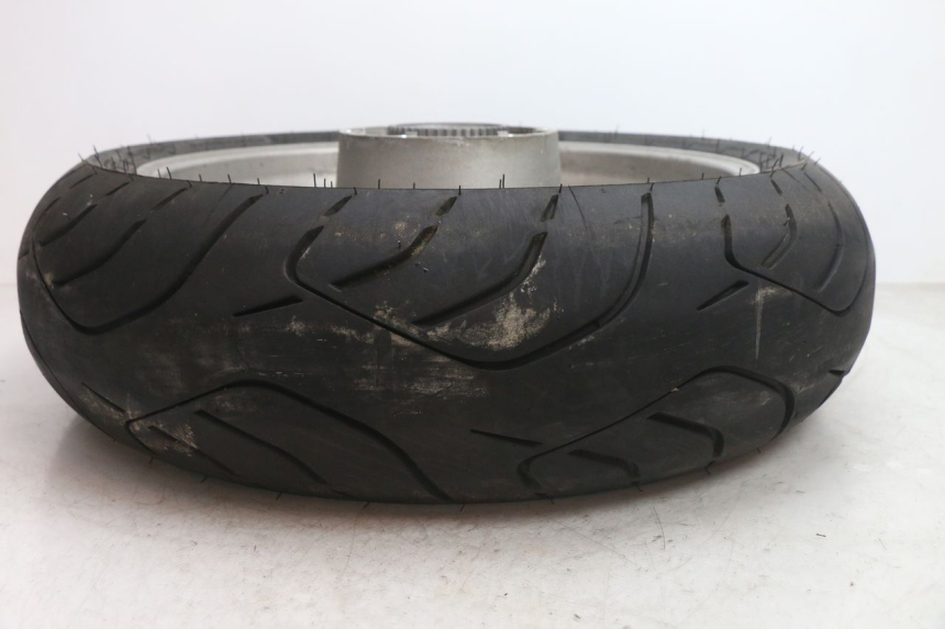photo de OBRĘCZ TYLNA I OPONA YAMAHA FJR 1300 (2001 - 2005) - Zbliżenie komponentów