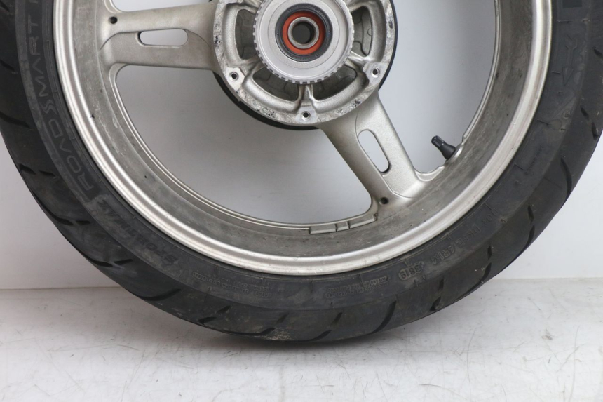 photo de OBRĘCZ TYLNA I OPONA YAMAHA FJR 1300 (2001 - 2005) - Zoom stanu zużycia