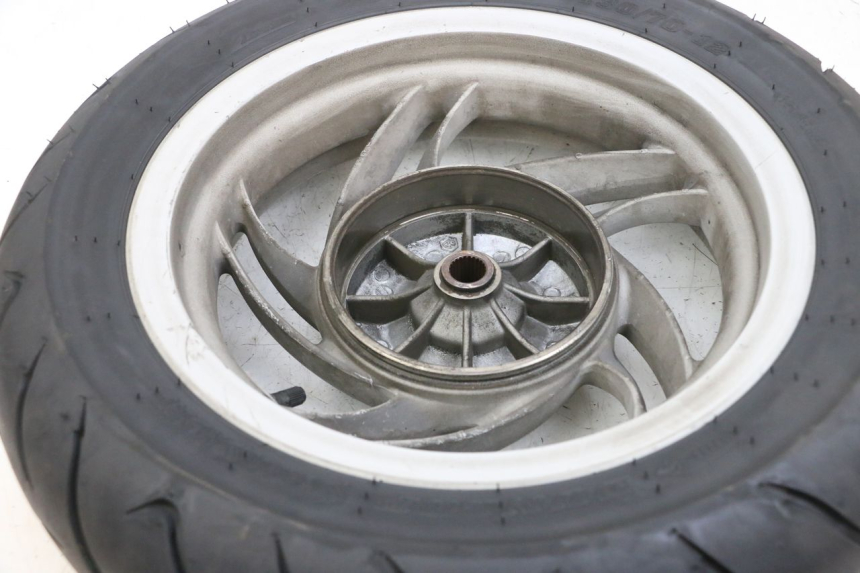 photo de OBRĘCZ TYLNA I OPONA PIAGGIO FLY 4T 50 (2013 - 2017) - Zoom stanu zużycia