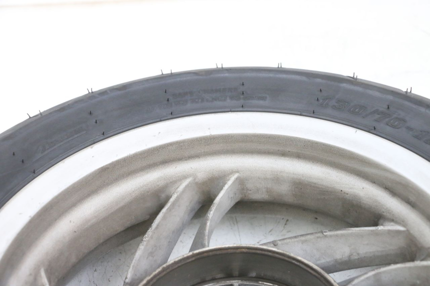 photo de OBRĘCZ TYLNA I OPONA PIAGGIO FLY 4T 50 (2013 - 2017) - Inny kąt widzenia