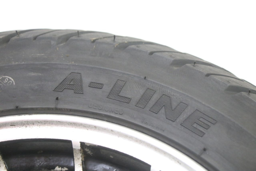 photo de OBRĘCZ TYLNA I OPONA VENESI FLY RETRO 4T 50 (2020 - 2025) - Szczegóły charakterystyczne