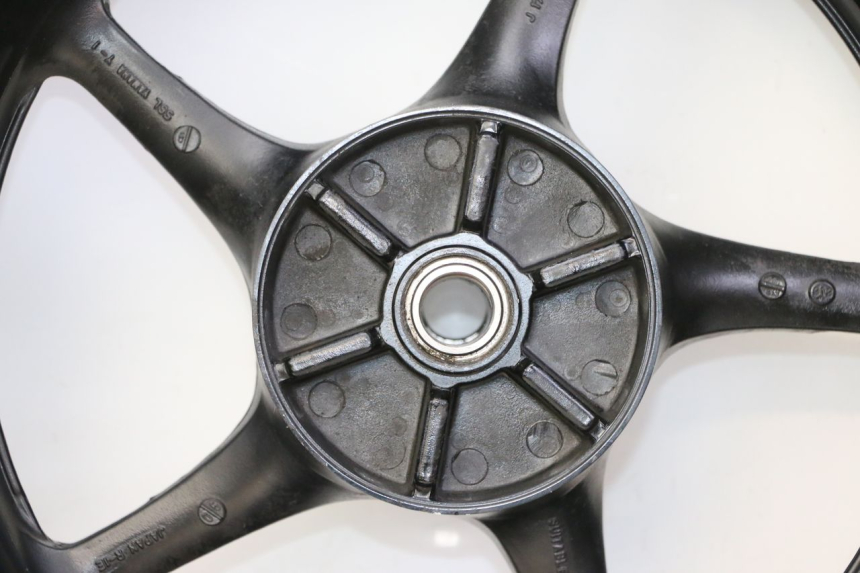 photo de OBRĘCZ TYLNA I OPONA YAMAHA FZ6 FAZER S2 600 (2007 - 2011) - Szczegół części