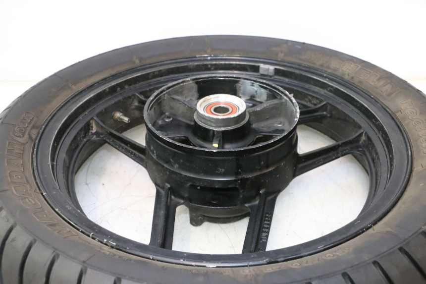 photo de OBRĘCZ TYLNA I OPONA KAWASAKI GPX F ZX750F 750 (1986 - 1990) - Zbliżenie techniczne