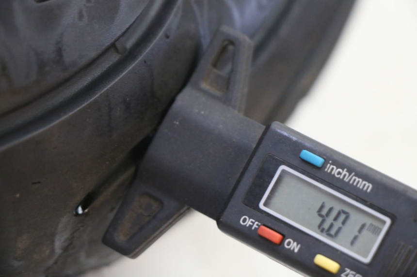 photo de OBRĘCZ TYLNA I OPONA SUZUKI GS GSE 500 (2001 - 2003) - Zoom jakości