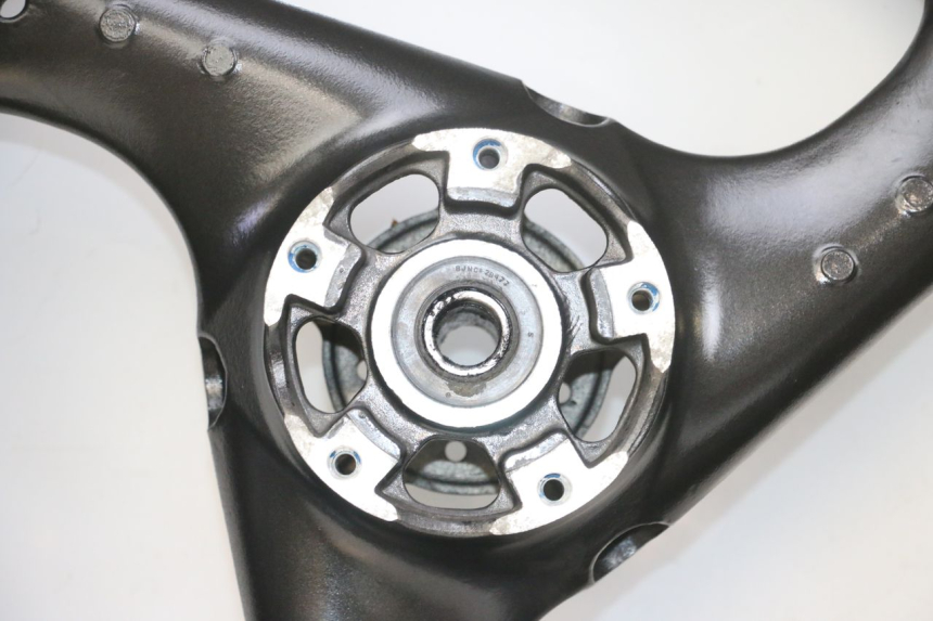 photo de OBRĘCZ TYLNA I OPONA SUZUKI GSF N BANDIT 600 (1996 - 1999) - Widok główny