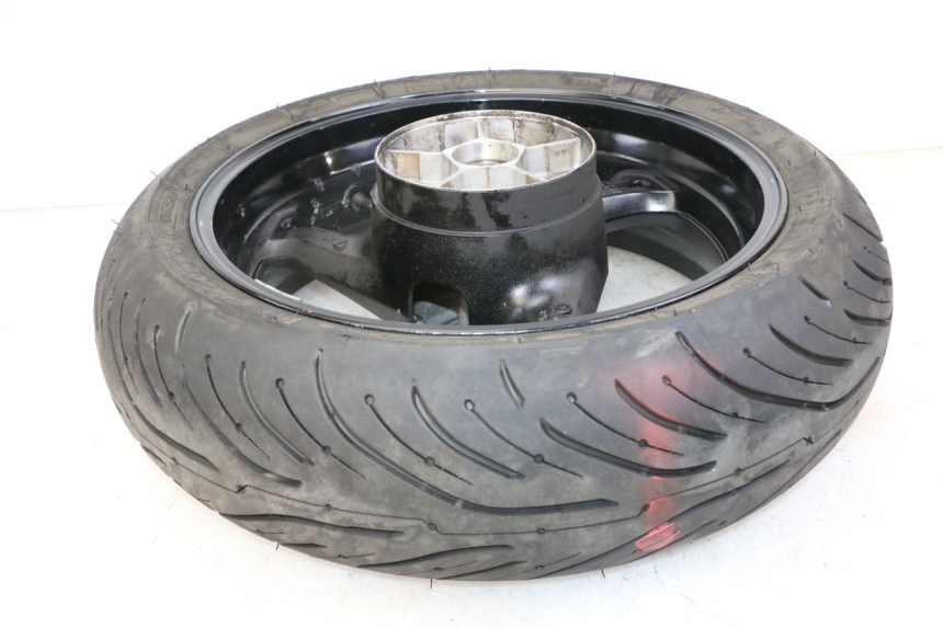 photo de OBRĘCZ TYLNA I OPONA SUZUKI GSR 750 (2011 - 2017) - Zoom stanu zużycia