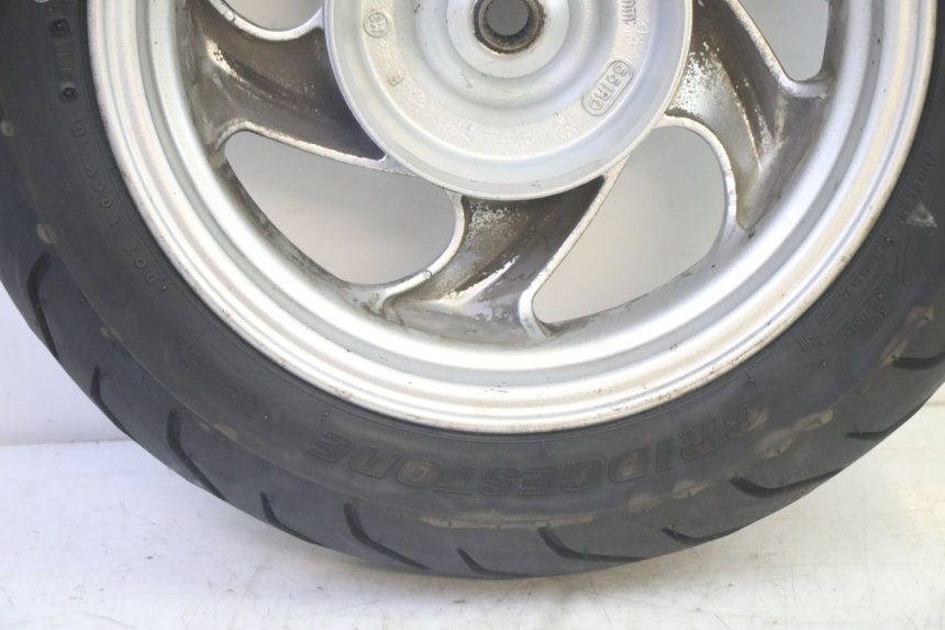 photo de OBRĘCZ TYLNA I OPONA SYM GTS EVO 125 (2009 - 2013) - Zbliżenie komponentów