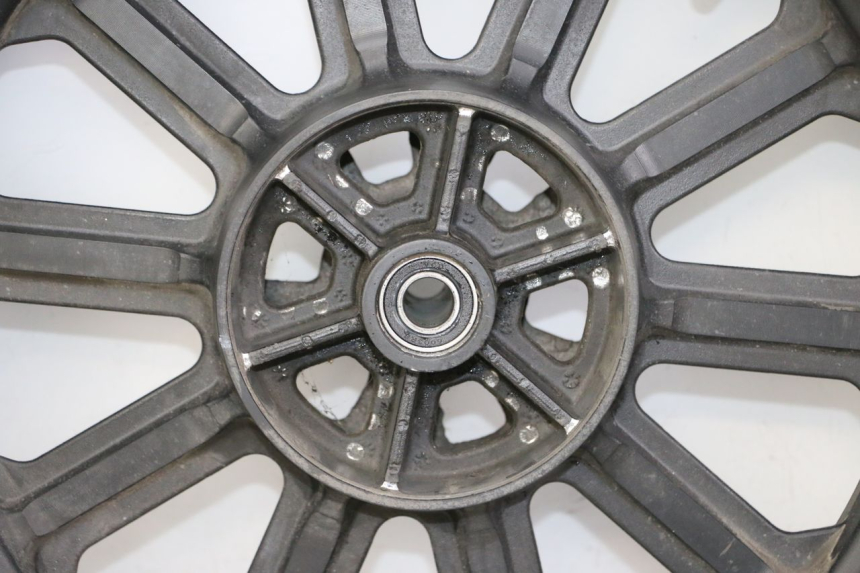 photo de OBRĘCZ TYLNA I OPONA KEEWAY K-LIGHT KLIGHT 125 (2018 - 2025) - Szczegóły charakterystyczne