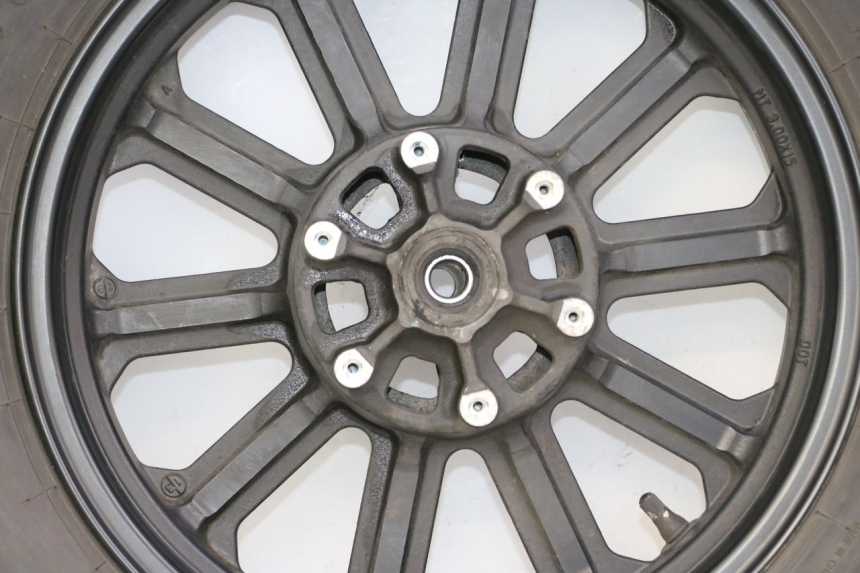 photo de OBRĘCZ TYLNA I OPONA KEEWAY K-LIGHT KLIGHT 125 (2018 - 2025) - Widok z bliska