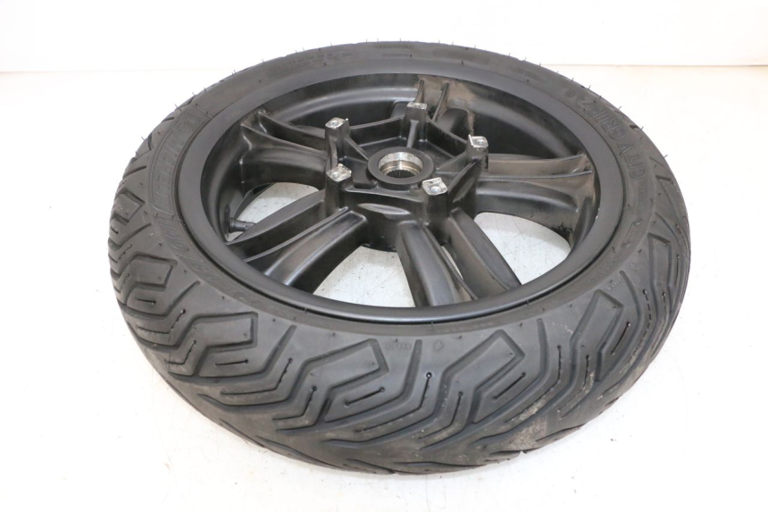 photo de OBRĘCZ TYLNA I OPONA PIAGGIO MP3 HPE 300 (2019 - 2026) - Punkty mocowania