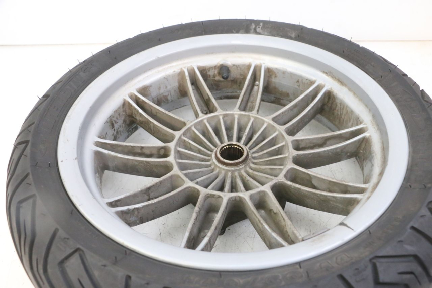 photo de OBRĘCZ TYLNA I OPONA PIAGGIO MP3 LT 300 (2010 - 2016) - Zoom stanu zużycia