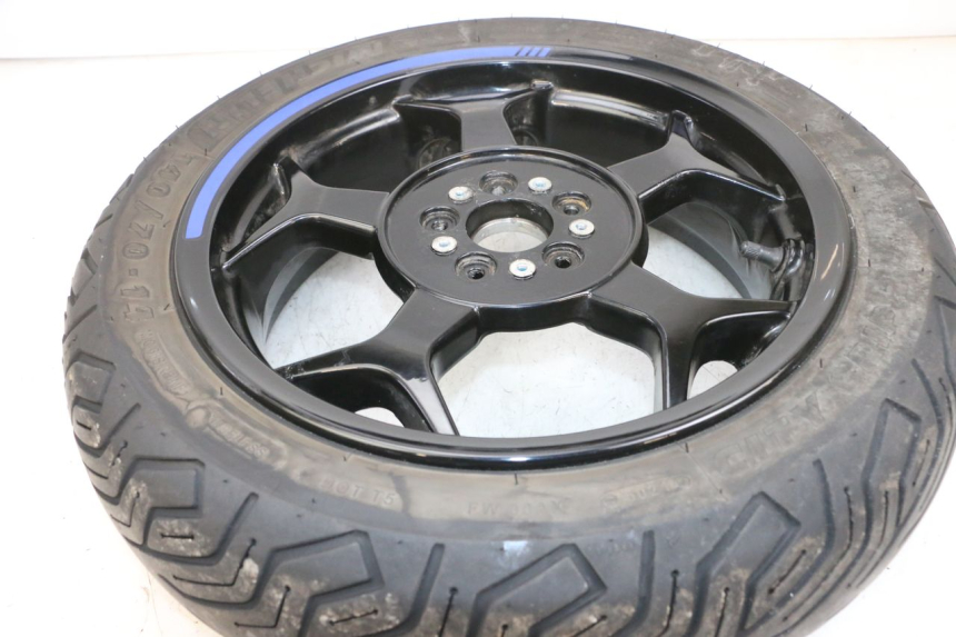 photo de OBRĘCZ TYLNA I OPONA PIAGGIO MP3 500 (2016 - 2018) - Punkty mocowania