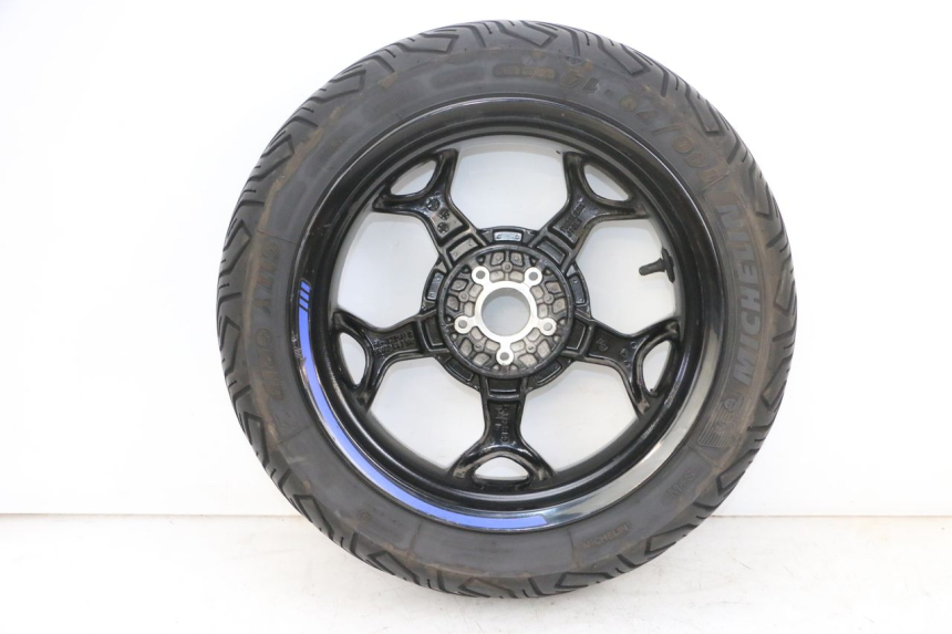 photo de OBRĘCZ TYLNA I OPONA PIAGGIO MP3 500 (2016 - 2018) - Oznaczenia i referencje