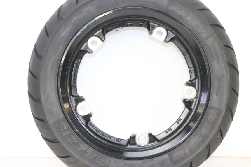 photo de OBRĘCZ TYLNA I OPONA YAMAHA NEO'S CORE 1 (2022 - 2026) - Punkty mocowania