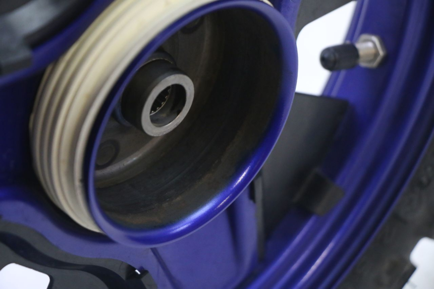 photo de OBRĘCZ TYLNA I OPONA YAMAHA PW 50 (1984 - 2025) - Szczegóły charakterystyczne