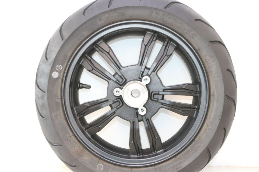 photo de OBRĘCZ TYLNA I OPONA JM MOTORS R-MAX TECH 50 (2024 - 2026) - Zbliżenie komponentów
