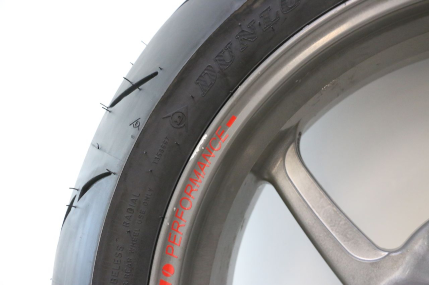 photo de OBRĘCZ TYLNA I OPONA DUCATI SS IE DS CARENEE 1000 (2002 - 2006) - Alternatywny kąt