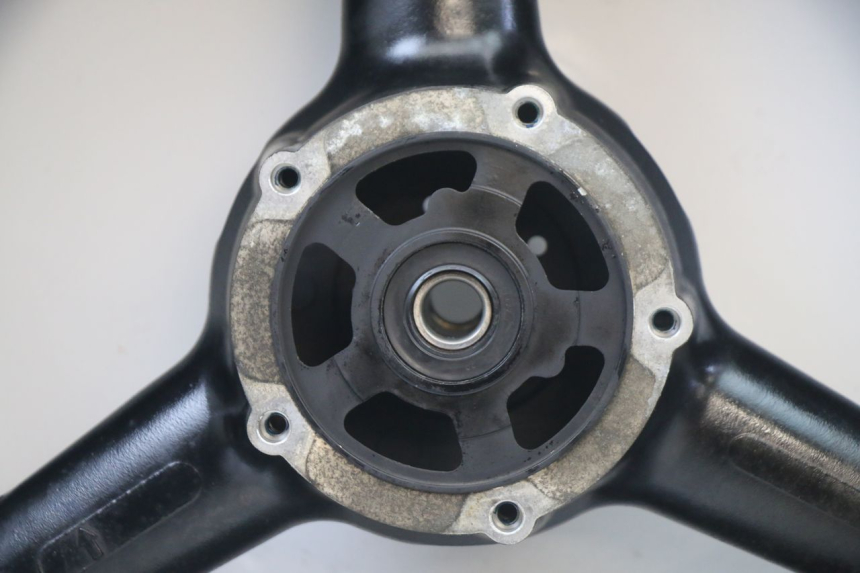 photo de OBRĘCZ TYLNA I OPONA SUZUKI GSX F GSXF 650 (2007 - 2015) - Zbliżenie techniczne