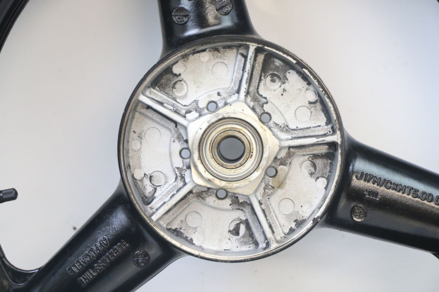 photo de OBRĘCZ TYLNA I OPONA SUZUKI GSX F GSXF 650 (2007 - 2015) - Oznaczenia i referencje