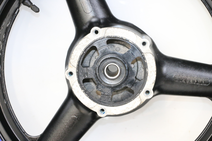 photo de OBRĘCZ TYLNA I OPONA SUZUKI GSX F GSXF 650 (2007 - 2015) - Zbliżenie techniczne