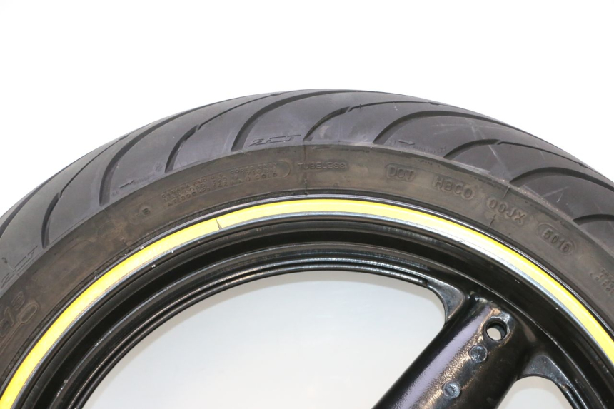 photo de OBRĘCZ TYLNA I OPONA SUZUKI SV S 650 (2003 - 2009) - Widok z bliska