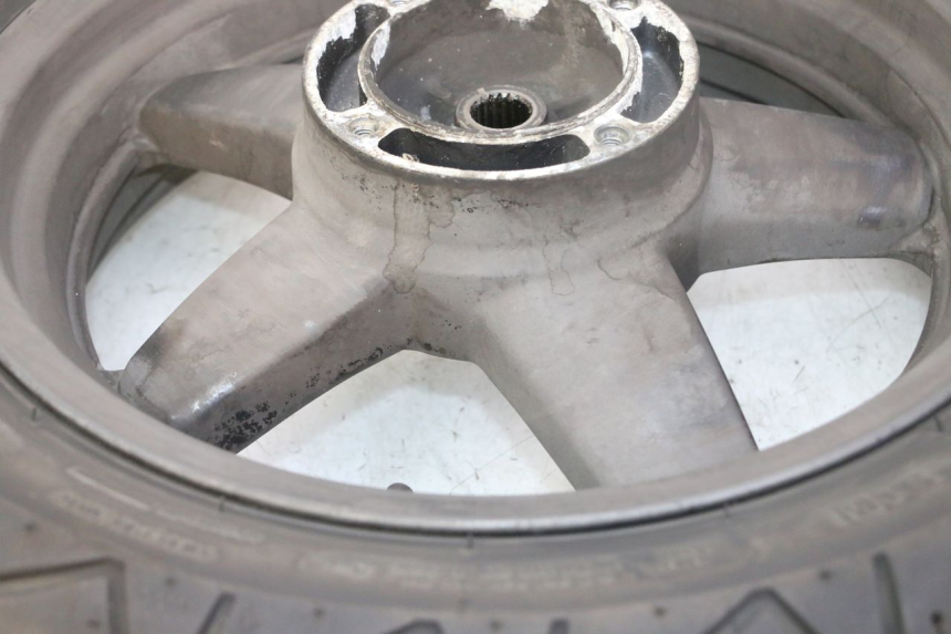 photo de OBRĘCZ TYLNA I OPONA YAMAHA X-MAX XMAX 125 (2010 - 2013) - Zbliżenie techniczne