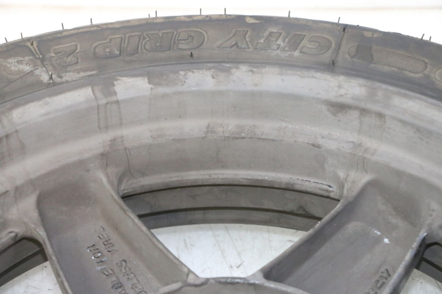 photo de OBRĘCZ TYLNA I OPONA YAMAHA X-MAX XMAX 125 (2010 - 2013) - Punkty mocowania