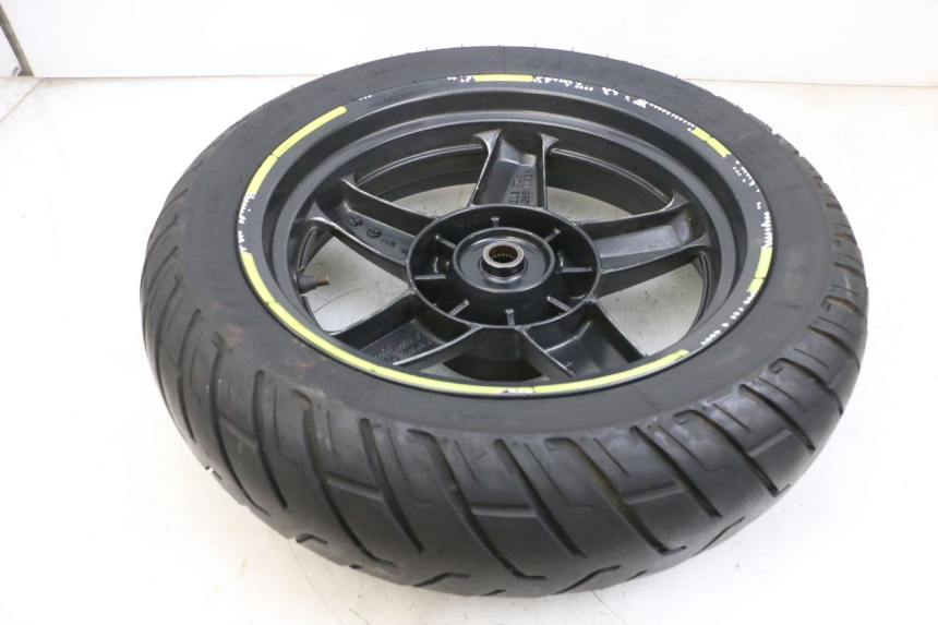 photo de OBRĘCZ TYLNA I OPONA YAMAHA XMAX X-MAX 125 (2006 - 2009) - Zoom stanu zużycia