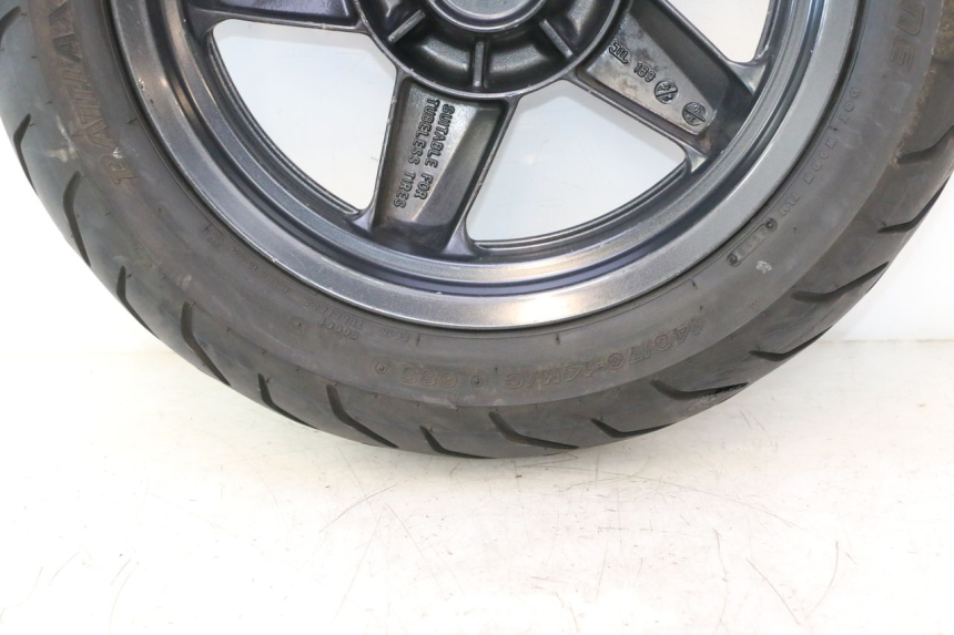 photo de OBRĘCZ TYLNA I OPONA YAMAHA XMAX X-MAX 125 (2006 - 2009) - Zbliżenie komponentów