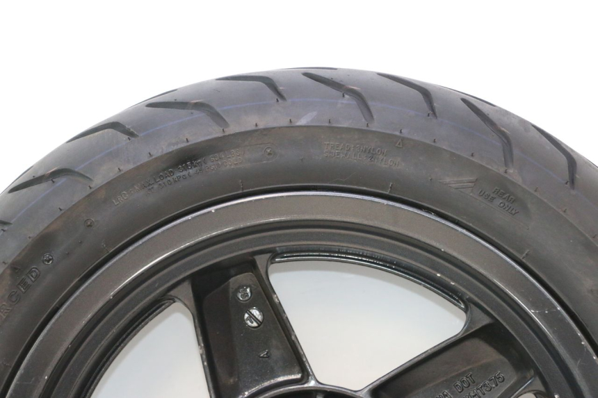 photo de OBRĘCZ TYLNA I OPONA YAMAHA XMAX X-MAX 125 (2006 - 2009) - Widok z bliska