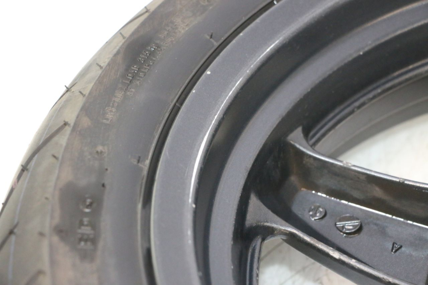 photo de OBRĘCZ TYLNA I OPONA YAMAHA XMAX X-MAX 125 (2006 - 2009) - Inny kąt widzenia