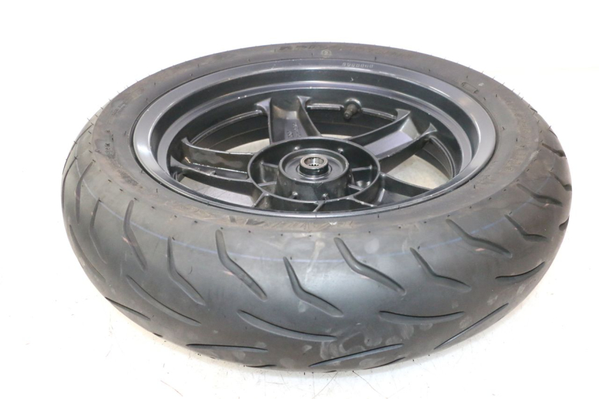 photo de OBRĘCZ TYLNA I OPONA YAMAHA XMAX X-MAX 125 (2006 - 2009) - Zbliżenie techniczne