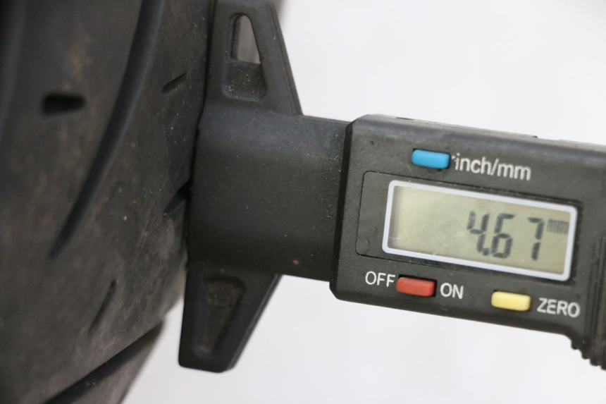 photo de OBRĘCZ TYLNA I OPONA YAMAHA XJ6 ABS 600 (2008 - 2016) - Zoom stanu zużycia