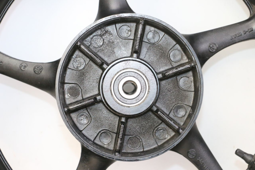 photo de OBRĘCZ TYLNA I OPONA YAMAHA XJ6 ABS 600 (2008 - 2016) - Oznaczenia i referencje