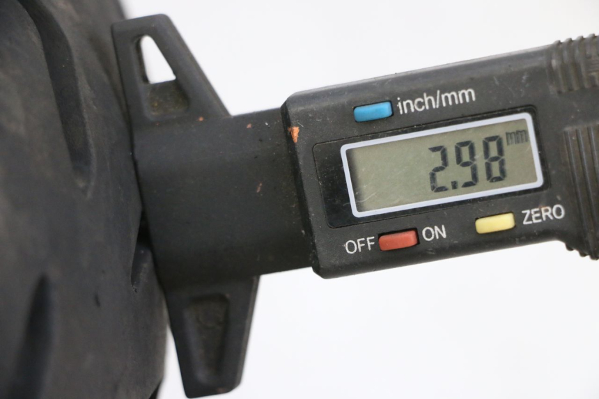 photo de OBRĘCZ TYLNA I OPONA YAMAHA YP MAJESTY 125 (2002 - 2006) - Szczegół części