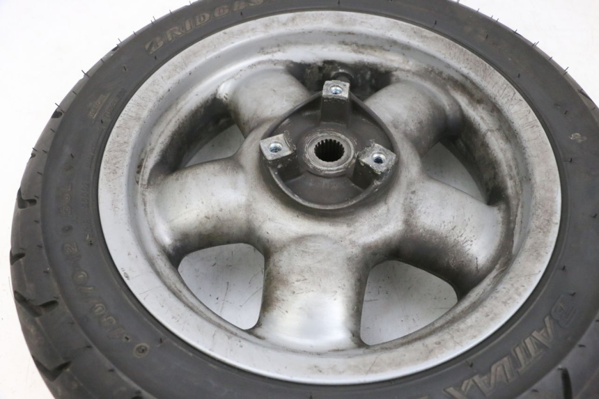 photo de OBRĘCZ TYLNA I OPONA YAMAHA YP MAJESTY 125 (2002 - 2006) - Stan powierzchni