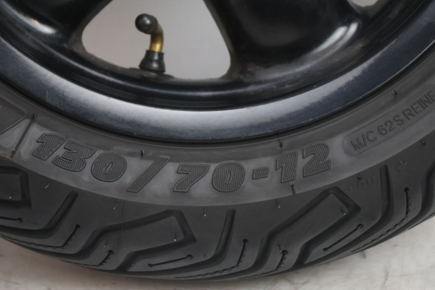 photo de OBRĘCZ TYLNA I OPONA YAMAHA YP MAJESTY 125 (2002 - 2006) - Zoom jakości