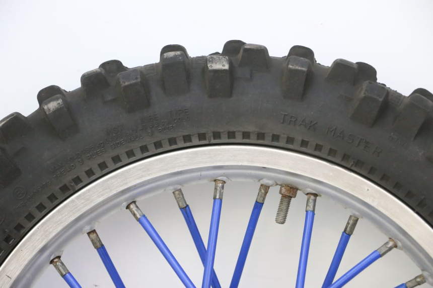 photo de OBRĘCZ TYLNA I OPONA YAMAHA YZ 85 (2002 - 2018) - Struktura - zbliżenie