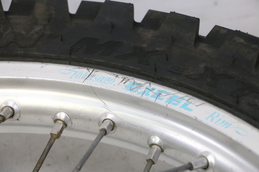 photo de OBRĘCZ TYLNA I OPONA YAMAHA YZF YZ-F 450 (2014 - 2016) - Widok z bliska