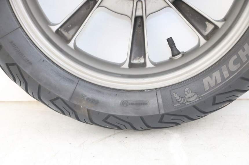 photo de OBRĘCZ TYLNA QUADRO 3D S 350 (2013 - 2018) - Zbliżenie komponentów