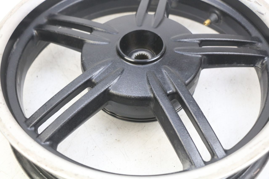 photo de OBRĘCZ TYLNA KYMCO AGILITY 16+ 4T 50 (2018 - 2023) - Stan powierzchni